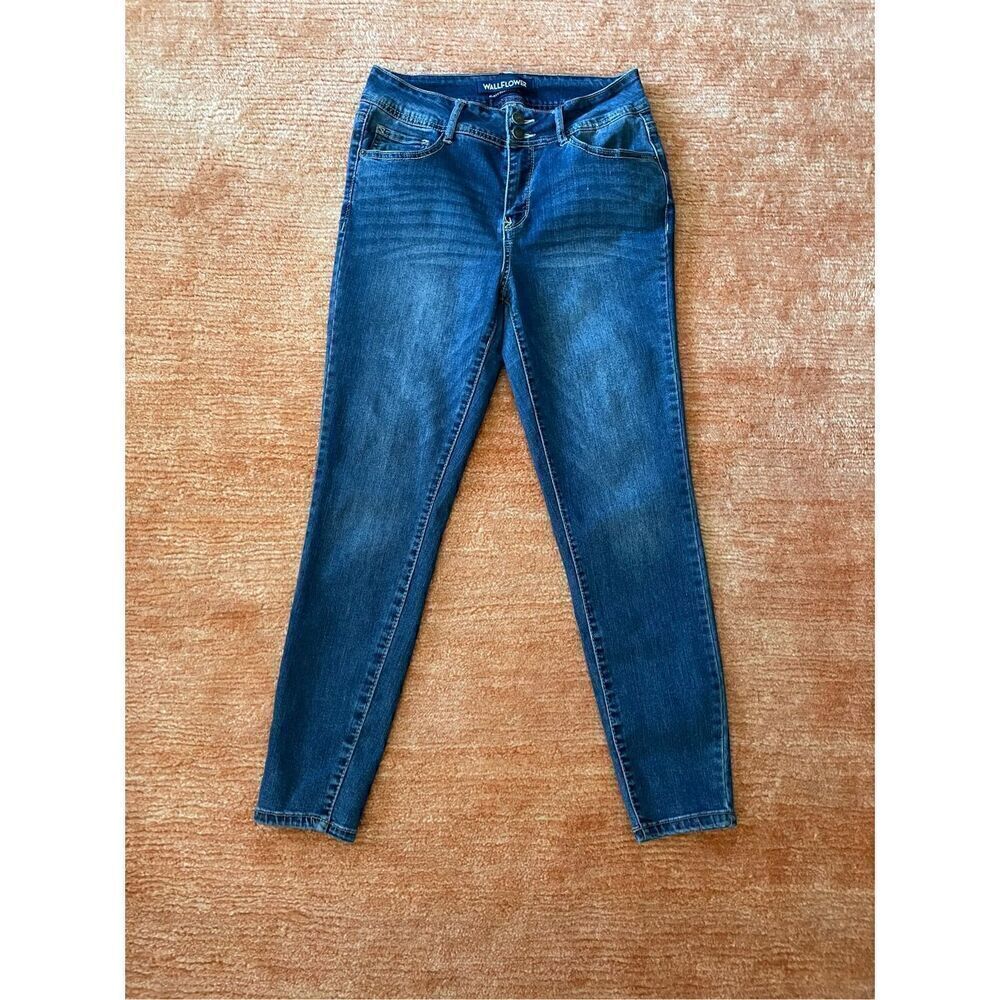 WALLFLOWER FLIRTY CURVY HIGH RISE women jeans